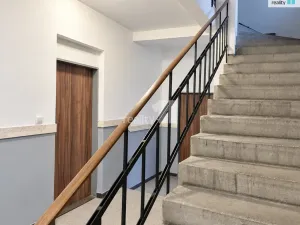 Pronájem bytu 1+kk, Praha - Hrdlořezy, Českobrodská, 28 m2