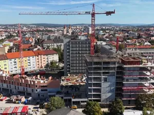 Pronájem obchodního prostoru, Plzeň, náměstí Českých bratří, 87 m2