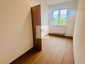 Prodej bytu 2+kk, Praha, Humpolecká, 44 m2