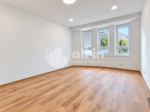 Pronájem kanceláře, Vyškov - Vyškov-Město, náměstí Obránců míru, 27 m2