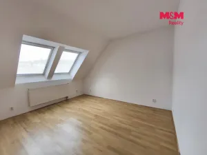 Pronájem kanceláře, Praha - Hloubětín, V Novém Hloubětíně, 162 m2