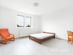 Pronájem bytu 2+kk, Praha - Suchdol, Brandejsovo náměstí, 54 m2