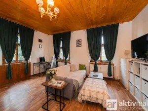 Prodej činžovního domu, Dolní Zálezly, Mírové náměstí, 250 m2