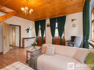 Prodej činžovního domu, Dolní Zálezly, Mírové náměstí, 250 m2