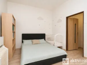 Prodej činžovního domu, Dolní Zálezly, Mírové náměstí, 250 m2