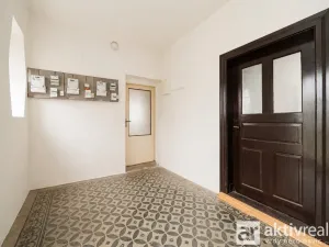 Prodej činžovního domu, Dolní Zálezly, Mírové náměstí, 250 m2