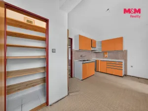 Prodej bytu 4+1, Černovice, U Mateřské školy, 82 m2
