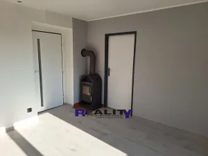 Prodej bytu 2+1, Vroutek, Husova, 60 m2