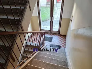 Prodej bytu 2+1, Vroutek, Husova, 60 m2