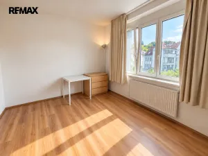 Pronájem bytu 1+kk, Praha - Libeň, V Holešovičkách, 26 m2