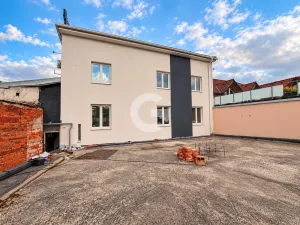 Prodej obchodního prostoru, Zlín - Malenovice, Bezručova, 568 m2