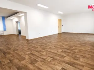 Pronájem kanceláře, Třinec - Staré Město, 1. máje, 99 m2