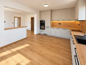 Prodej rodinného domu, Hroznová Lhota, 145 m2