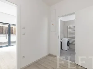 Pronájem bytu 1+kk, Praha - Smíchov, Pod Barvířkou, 32 m2
