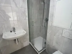 Pronájem bytu 1+kk, Praha - Karlín, Nekvasilova, 27 m2