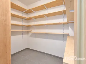 Prodej bytu 2+1, Praha - Kobylisy, Paláskova, 55 m2