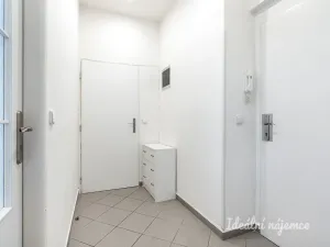 Pronájem bytu 2+1, Praha - Smíchov, Pod Barvířkou, 52 m2