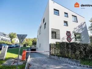 Pronájem bytu 2+kk, Ostrava, Na Burni, 61 m2