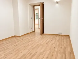 Prodej kanceláře, Praha - Holešovice, Jirečkova, 65 m2