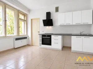 Pronájem bytu 3+1, Hradec Králové, Nerudova, 95 m2