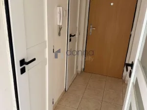 Pronájem bytu 4+1, Praha, Hrusická, 75 m2