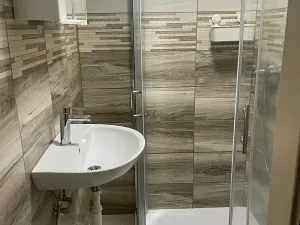 Pronájem bytu 1+1, Praha - Horní Počernice, Khodlova, 40 m2