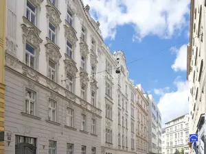 Pronájem bytu 4+kk, Praha - Nové Město, Odborů, 100 m2