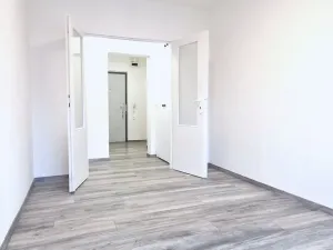 Pronájem bytu 2+kk, Praha - Kamýk, Cuřínova, 43 m2