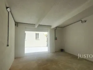 Pronájem garážového stání, Písek - Vnitřní Město, V Koutě, 35 m2