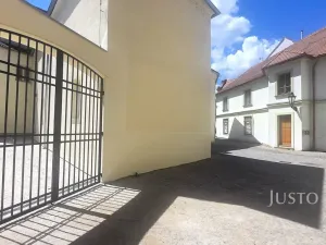 Pronájem garážového stání, Písek - Vnitřní Město, V Koutě, 35 m2