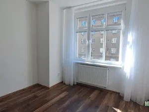 Pronájem bytu 3+kk, Praha - Žižkov, Jeseniova, 64 m2