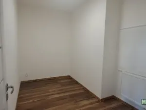 Pronájem bytu 3+kk, Praha - Žižkov, Jeseniova, 64 m2