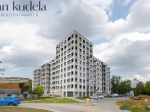 Pronájem garážového stání, Brno, Střední, 13 m2