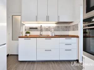 Prodej bytu 3+1, Praha - Hlubočepy, Renoirova, 71 m2