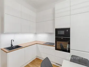 Pronájem bytu 1+kk, Praha - Bubeneč, Ovenecká, 34 m2