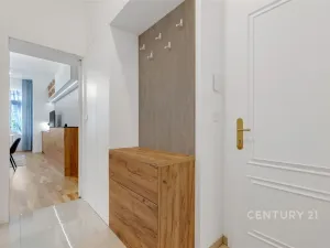 Pronájem bytu 1+kk, Praha - Bubeneč, Ovenecká, 34 m2