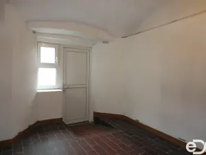 Pronájem obchodního prostoru, Mladá Vožice, Husovo náměstí, 50 m2
