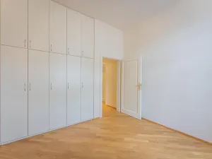 Pronájem bytu 4+1, Praha - Nové Město, Odborů, 100 m2