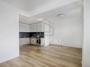 Pronájem bytu 2+kk, Hradec Králové, Průmyslová, 45 m2