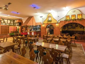 Prodej restaurace, Kladno, Štefánikova, 592 m2
