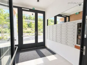 Pronájem bytu 2+kk, Praha - Karlín, Švarcova, 55 m2