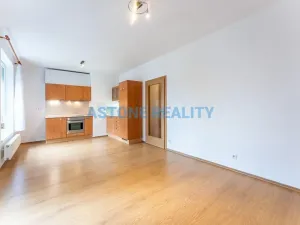 Prodej bytu 1+kk, Praha - Uhříněves, Václava Trojana, 41 m2