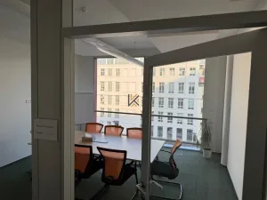 Pronájem kanceláře, Praha - Karlín, Křižíkova, 546 m2