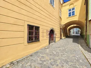 Pronájem obchodního prostoru, Jindřichův Hradec - Jindřichův Hradec I, nám. Míru, 41 m2