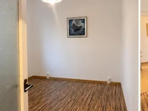 Pronájem bytu 2+1, Karlovy Vary, Krymská, 51 m2