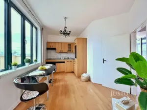 Pronájem bytu 2+1, Praha - Smíchov, Holečkova, 99 m2