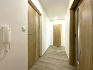 Pronájem bytu 2+kk, Praha - Čimice, Okořská, 39 m2