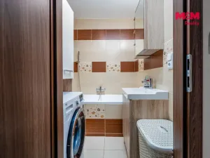 Prodej bytu 2+1, Hradec Králové - Nový Hradec Králové, třída Edvarda Beneše, 61 m2