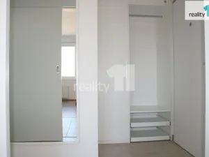 Pronájem bytu 2+kk, Praha - Uhříněves, U uhříněveské obory, 43 m2