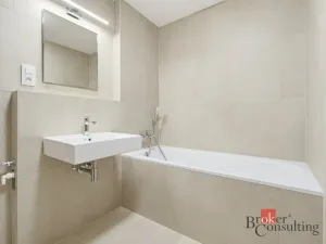 Pronájem bytu 2+kk, Hradec Králové, Na Střezině, 48 m2